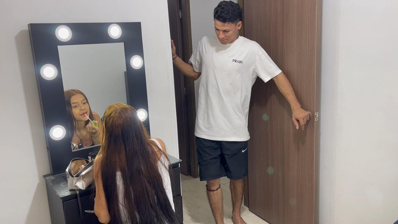 Kyleipalvin: Aku ngentot pantat adik tiriku dengan imbalan melepasnya sama pacar...