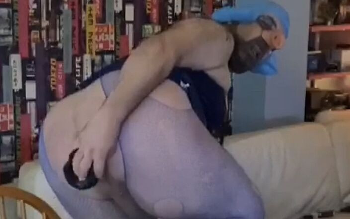 Analzebutt aka the evil lord of ass: Curvă perversă în ținută albastră care se joacă dur cu curul la...