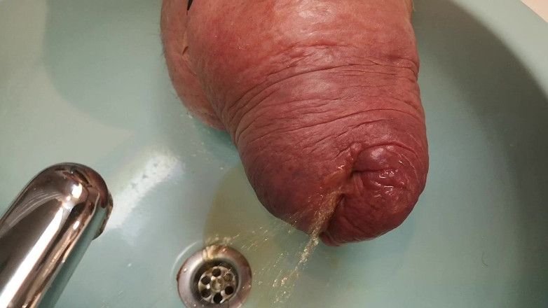 Monster_Meat_: Чудовищный писающий как фонтейн