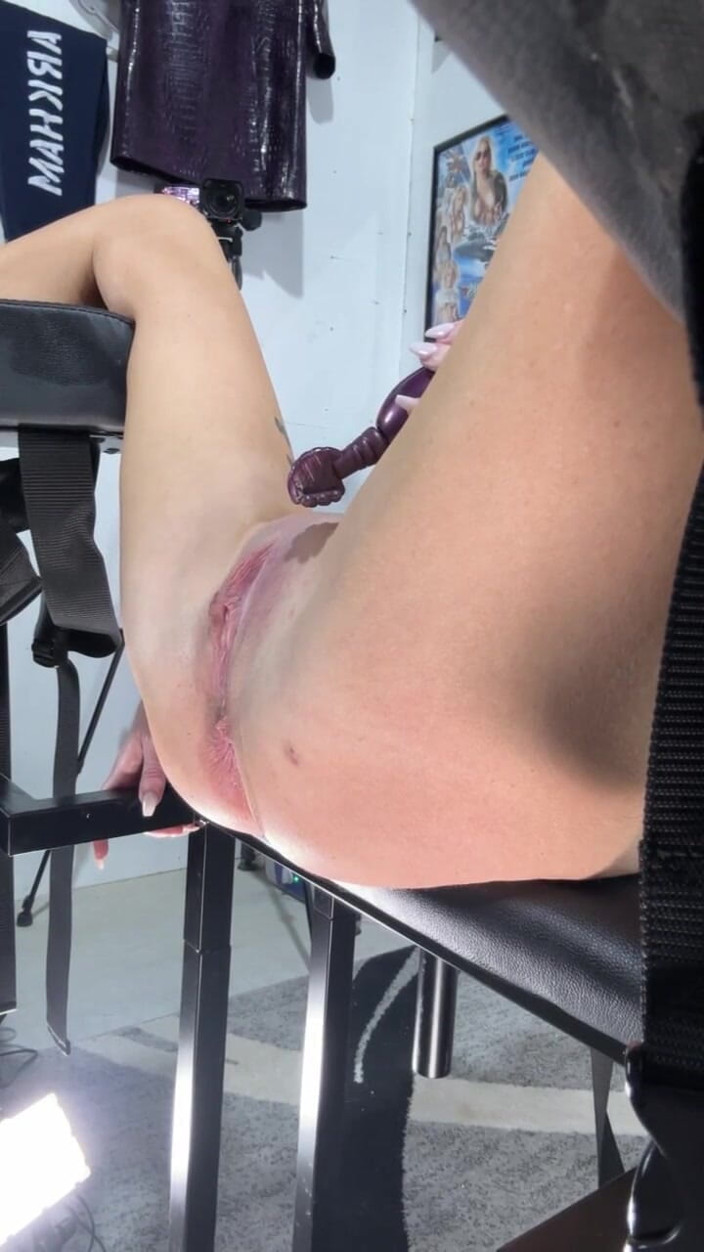 Phoenix Rizin': Fake gynäkologie-klinik - dr. sagt, Sie brauchen beide Löcher als Heilmittel...