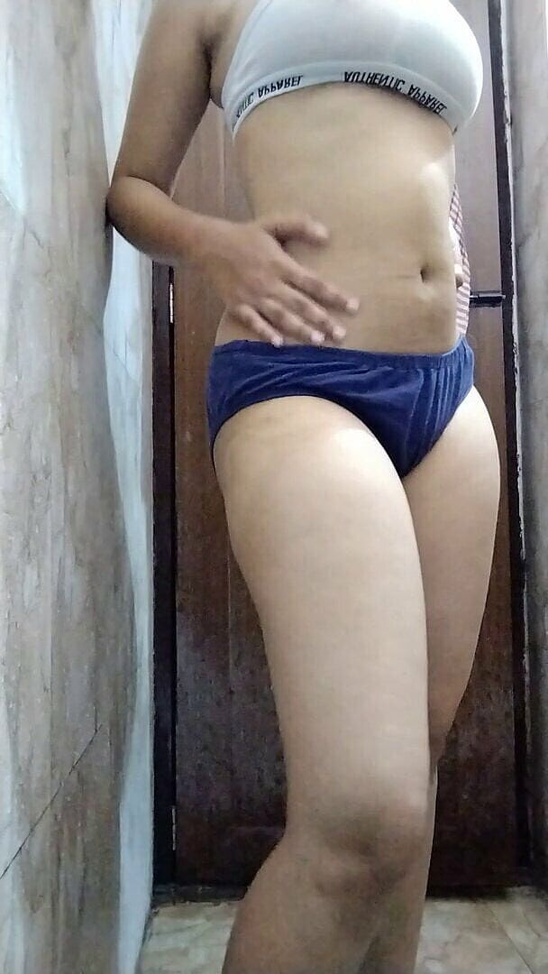 Riyathakur: Desi Bhabhi Masturbacja w Mumbai Hot Indian Bhabhi