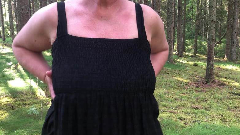 CIM Busenwunder: Ma femme CIM dans un summermood 2022 dans les bois suédois