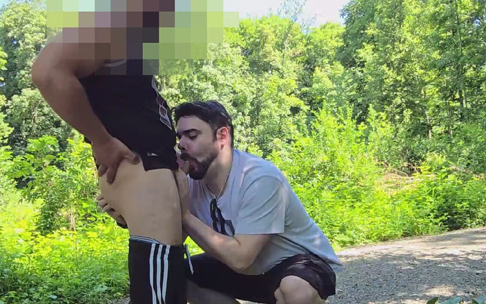 AntoGoesHunting: El heterosexual Steven y yo nos chupamos en el bosque...