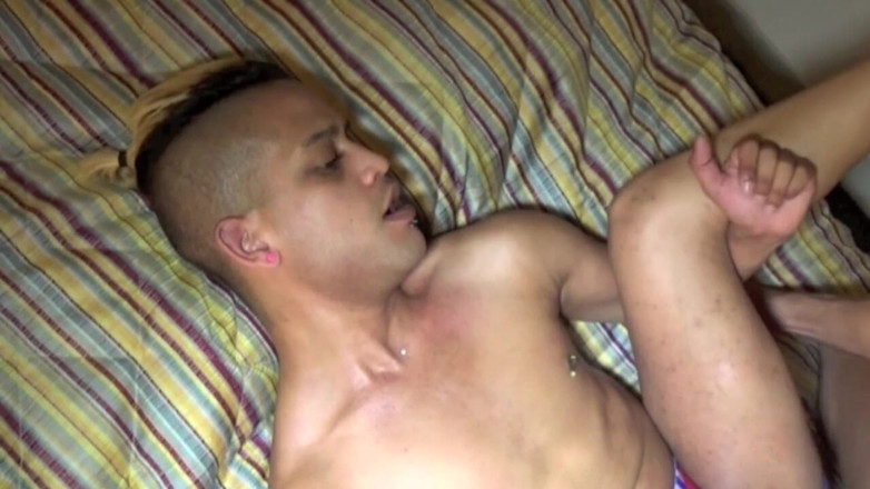 Crunch Boy: Arabské twink použité šukaným klukem s velkým ptákem castingového porna