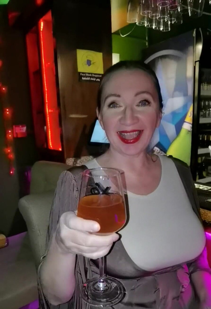 MariaOld: Tu offre un verre pour moi et je t'invite chez...