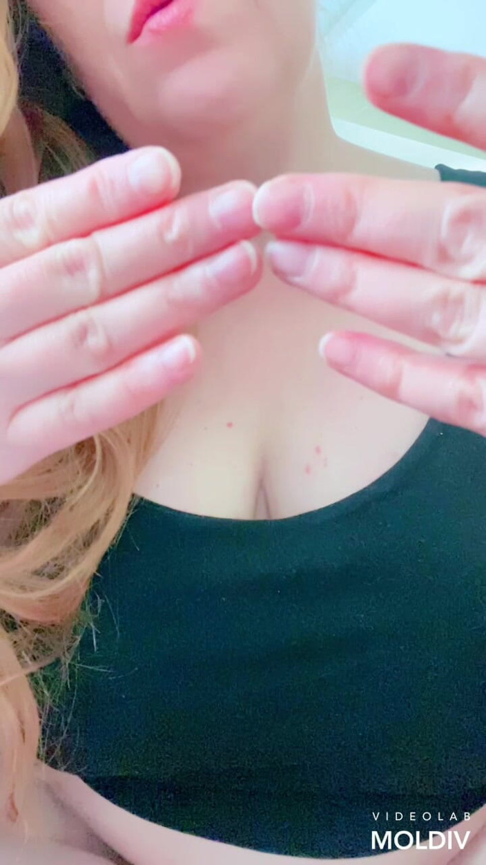 Vikki Georgia: My Hands Show