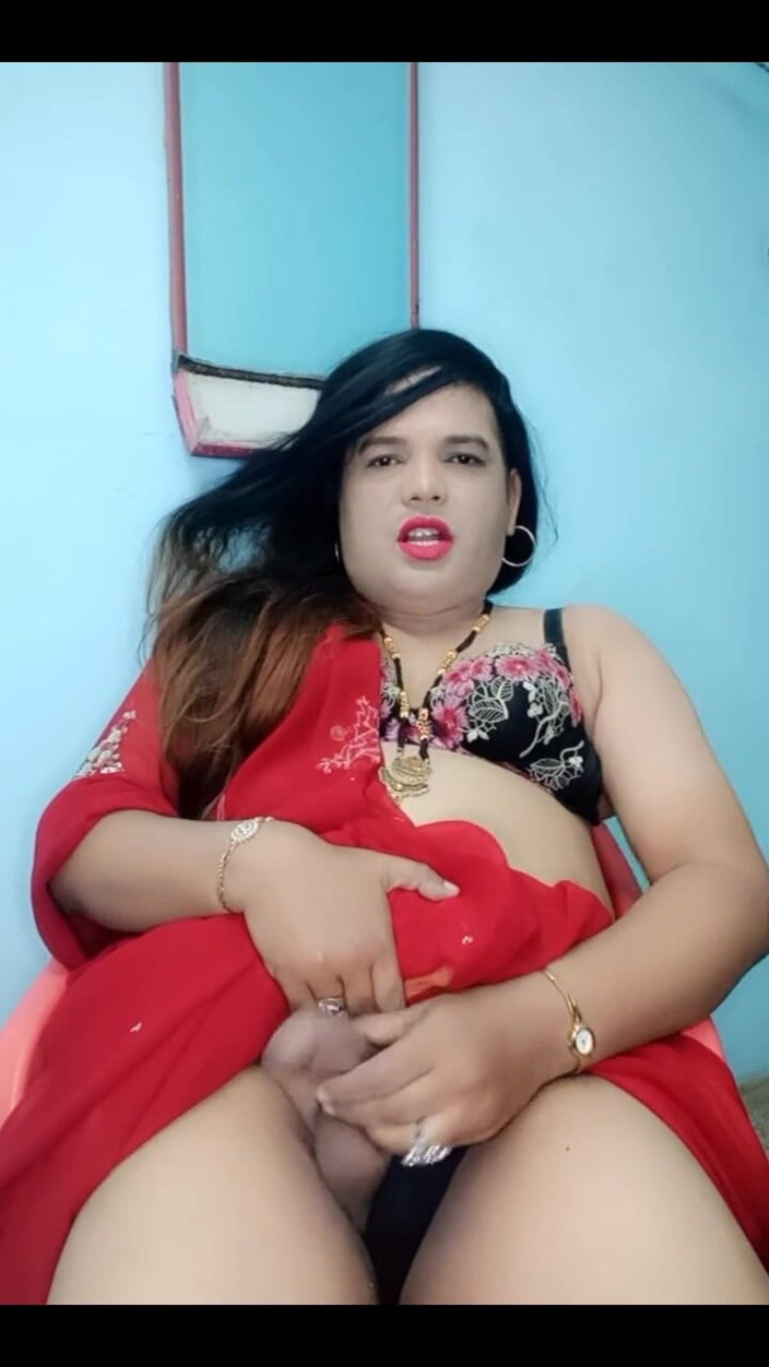 Indiansissychubby: На роботі не можу стримати мою сперму