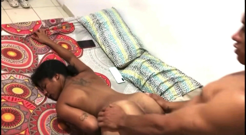 Johanna_love: Ma petite demi-sœur dans sa chambre