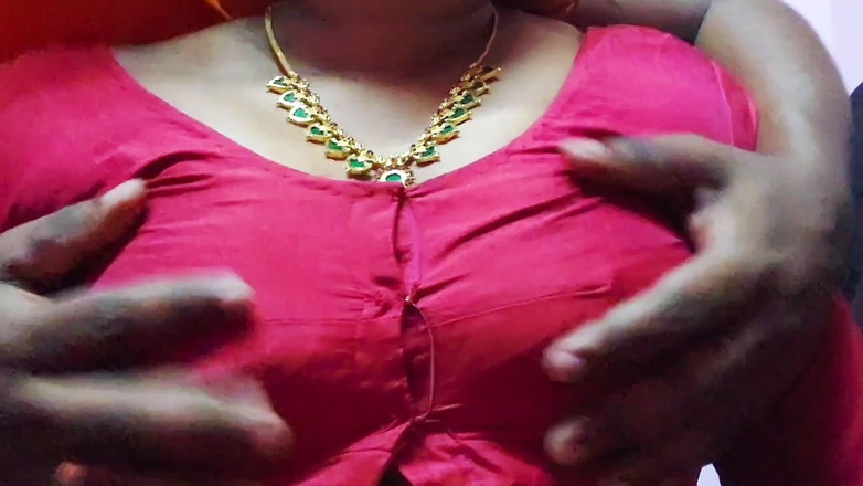 Desi Mohini: Tía cachonda sedujo a su novio con sus tetas