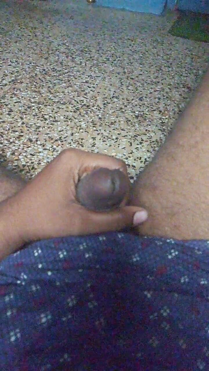 Sweet Indian cock: Індійський гей-хлопець мастурбує на відкритому повітрі з трахом у велику пизду