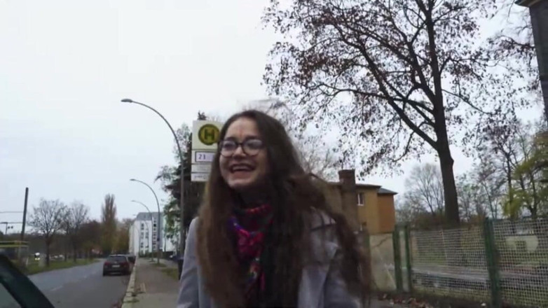 Magmafilm: Vraie Berlinoise avec des lunettes et du corps