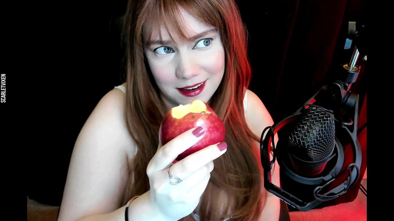 Scarlet Vixen: Dręczenie mojego owocowego lunchu
