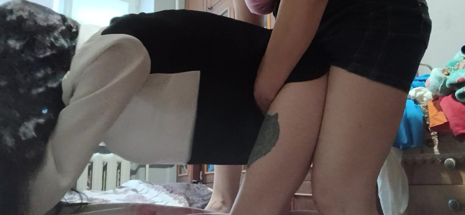 Lesbian-illusion: ghar par atirikt niji sabak ke bajaay, meri chodne laayak...