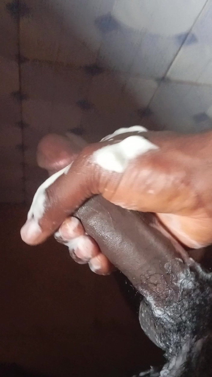 JasperTv1: Sozinha em casa