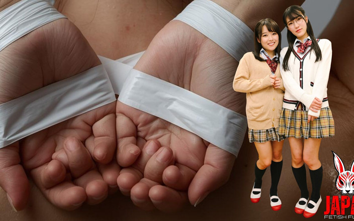Japan Fetish Fusion: Związane nadgarstki, język na sztywnych sutkach, zwilżenie wypadek pod spódnicą...