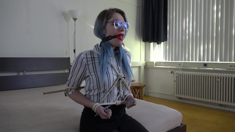 Restricting Ropes: Luna grey - la segretaria ha scopata le palle