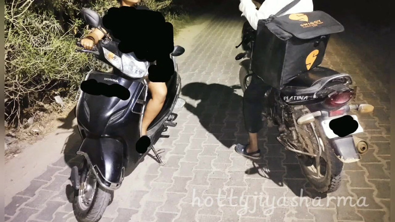 Hotty Jiya Sharmaa: Desi dorfmädchen jiya vom nachbarn gefickt