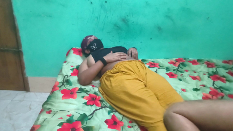 SweetRiyaXO: Seksi kümbetimle seks ve çok sert sikiliyor bangla bolo