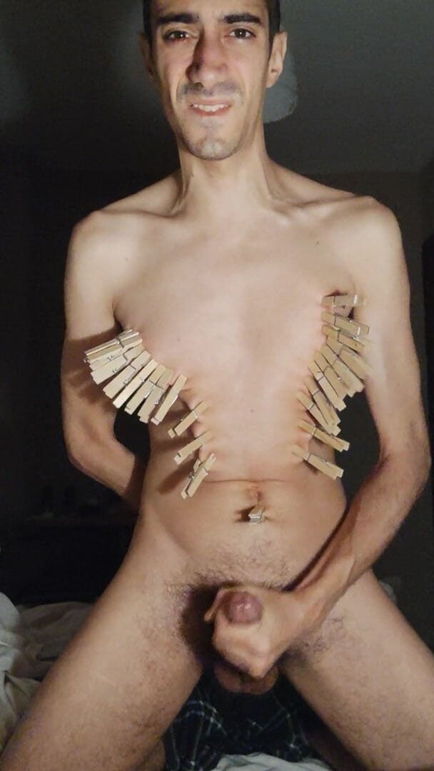 Slave Sparrow: Clothespins ile mastürbasyon