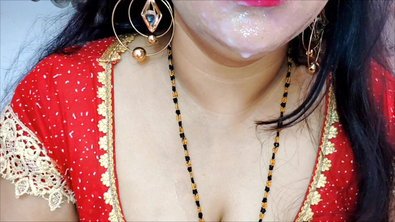 Sexykajalbhabhi: Вітчим трахає свою новоспечену падчерку