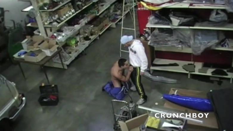 Jess Royan XXX: Usada por uma trabalhadora latina sexy na garagem do carro