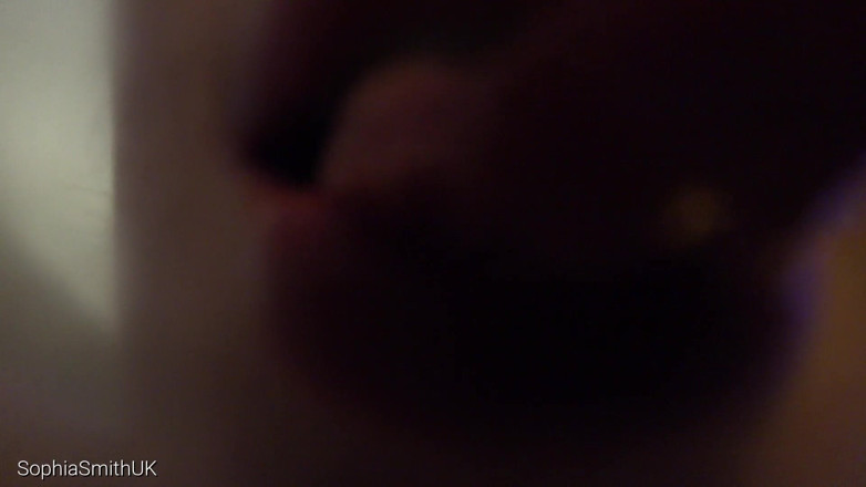 SophiaSmithUK: ASMR大きなキス