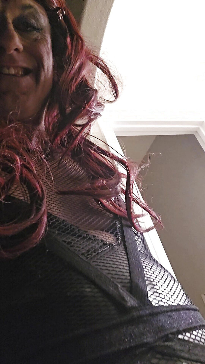 Jasmine Sub: Suami banci crossdresser gangbang di dildo