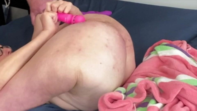 Squirting Senior: Soția excitată și soțul fut o șarjă de spermă în prim plan
