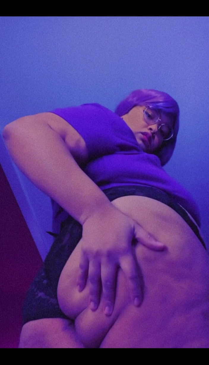 Big big cherry: Menggodamu sedikit 