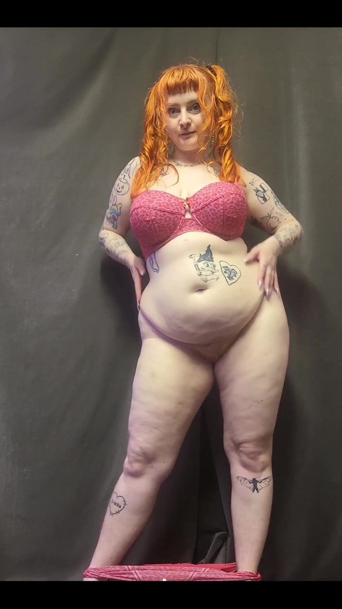 Bunny Royle: Menunjukkan kepada Awak Semua Saya Yang Seksi , Bits Dan Curves
