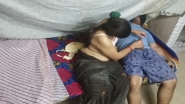 Sex with Annu: Vendedor de sutiã Ne Bhabhi Ko Pel Diya desfrutando completo...