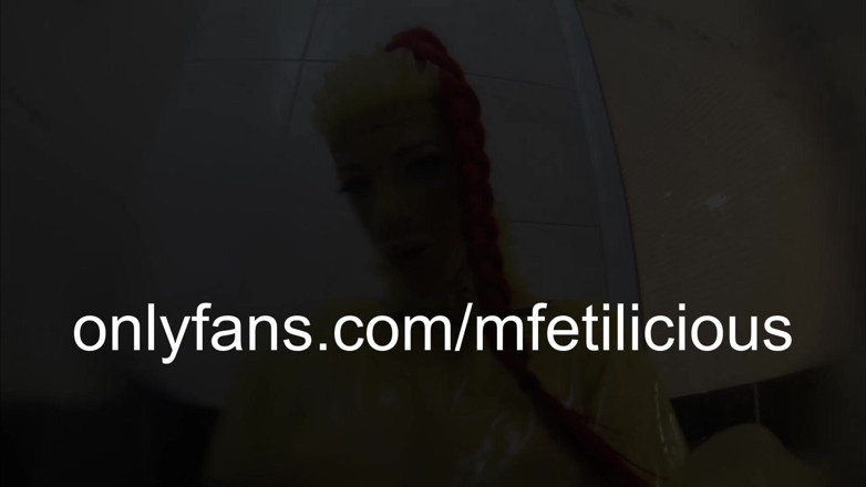 Miss_Fetilicious: Punto di vista pisciando su di te nella doccia