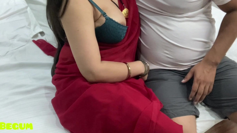 Rukshaar Begum: 집에서 혼자 있는 동안 따먹히는 핫한 이웃 밀프