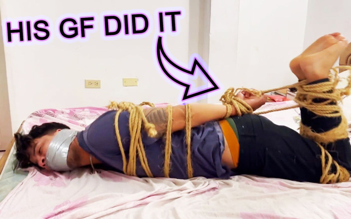 Selfgags femdom bondage: Une petite amie dominante pratique ses talents de truquage de...