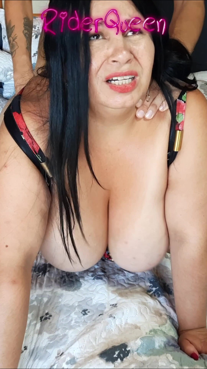 Only Riderqueen BBW Step Mom Latina Alone: Une BBW se fait baiser par un gros cul