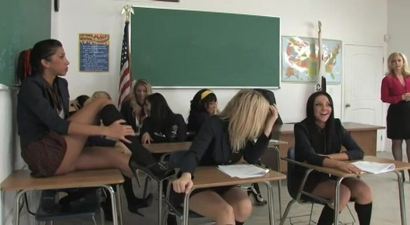 Radical Lesbian: Büyük lezbiyenler üniversiteli grup seks