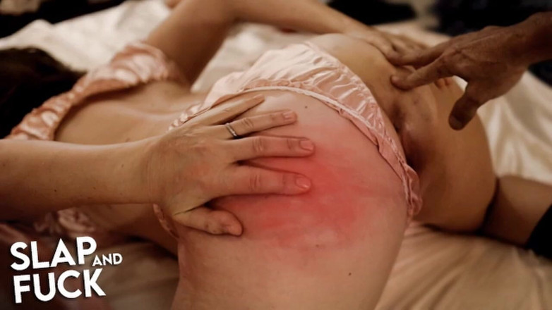 Sexy O2: La bite glisse comme du beurre ma femme française est...