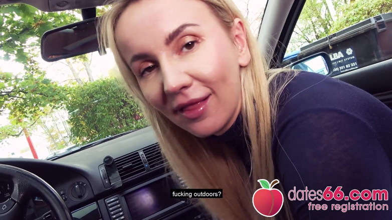 Dates66: La sexy Tania Swank avec des bottes baise-moi se fait...