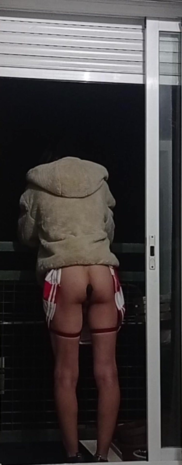 Penelopene27: Femboy dans la nature