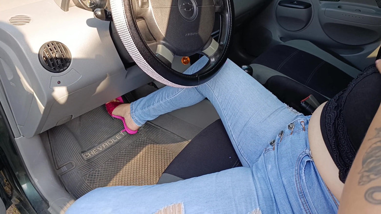 Queensofthefeet: 하이힐과 펌핑 페달로 바지에 큰 물이 들어갔어요