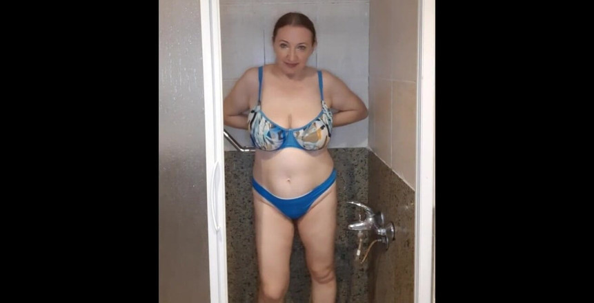 MariaOld: Bạn có thích người phụ nữ mặc bikini không? Tôi ở đây -...