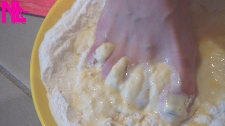 Nyllady: Att göra deg till pasta med mina bara fötter
