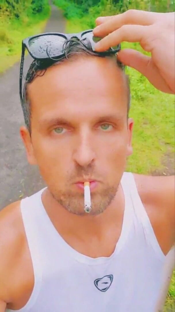 Slutboyben: Yağmur duşunda yarak