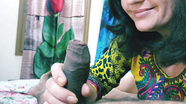 Bolly Karma: Belle-mère, passe sexuelle gratuite