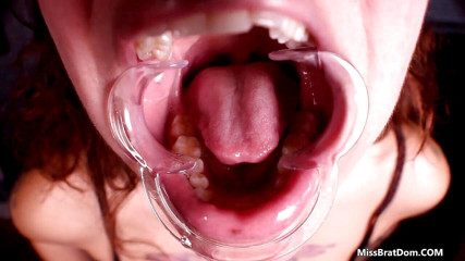 Brat Perversions: mere munh ke andar: jinri