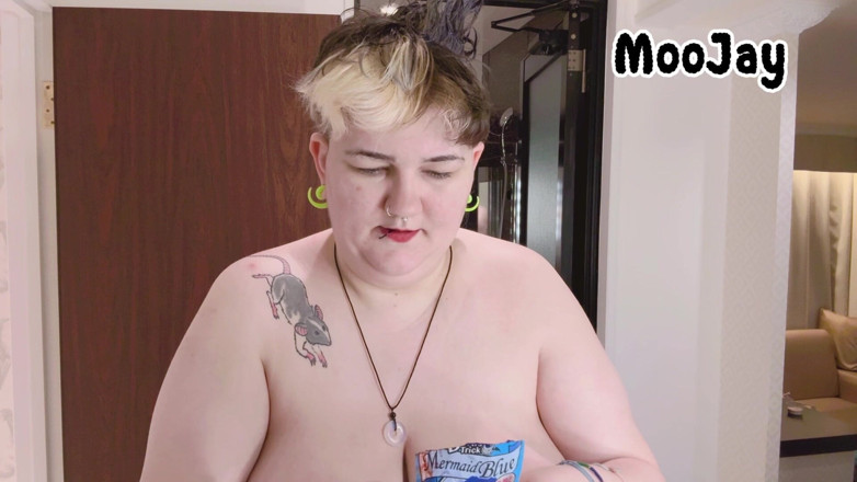 Moo Jay: Muriendo mi pelo y yappin' con mis tetas en vibraciones...