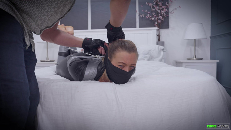 Gag Attack: Beth - Catburglar yakalandı