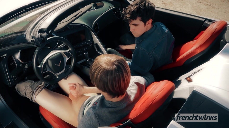 French twinks: Французький твинк відтраханий і розлючений на відкритому повітрі гарячою блондинкою в США