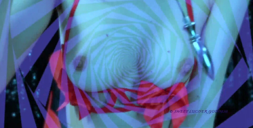 Rebecca Diamante: Envoûtant, détendant, une petite déesse aux seins tendres et chics...