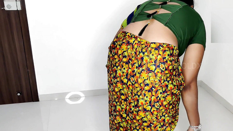 Sexy Komal: Poiché la mia scopa è come una scopa, non siamo di...